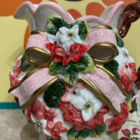 Corner Ruby Pitcher - Picture 2 of 9